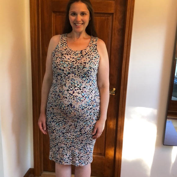 Seraphine maternity dress with side ruching - Picture 2 of 4